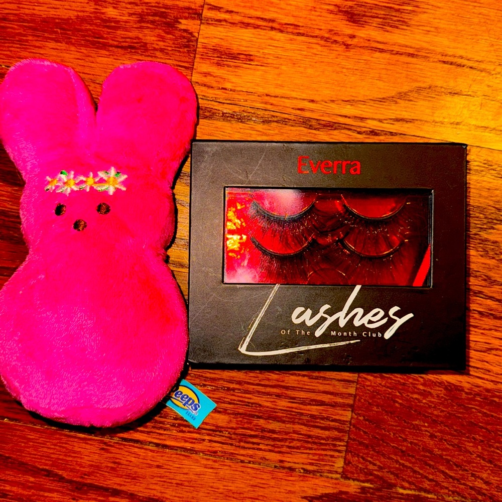 Eyelashes… NIB Everra Magnetic Eyelashes TWO Pair